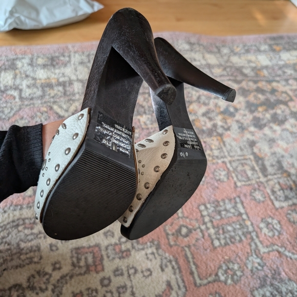 Chinese Laundry Studded Cream and Black Heels - Picture 8 of 8